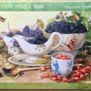 HEYE “Sweet Berries”  1000-Piece - (Marjolein Bastin).  New sealed